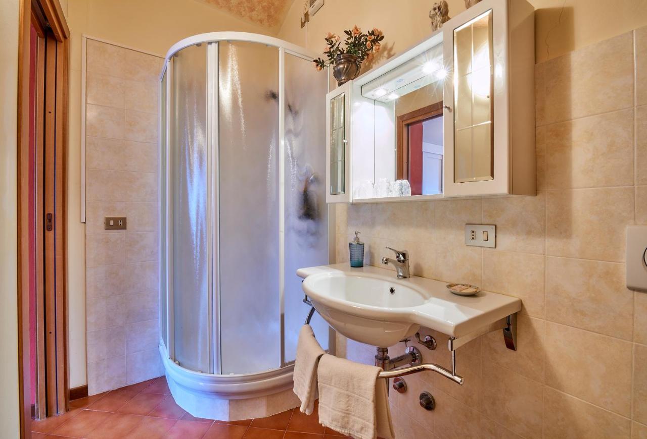 B&B - Foresteria - Frontelago Lake Como Мандельо дел Ларио Екстериор снимка
