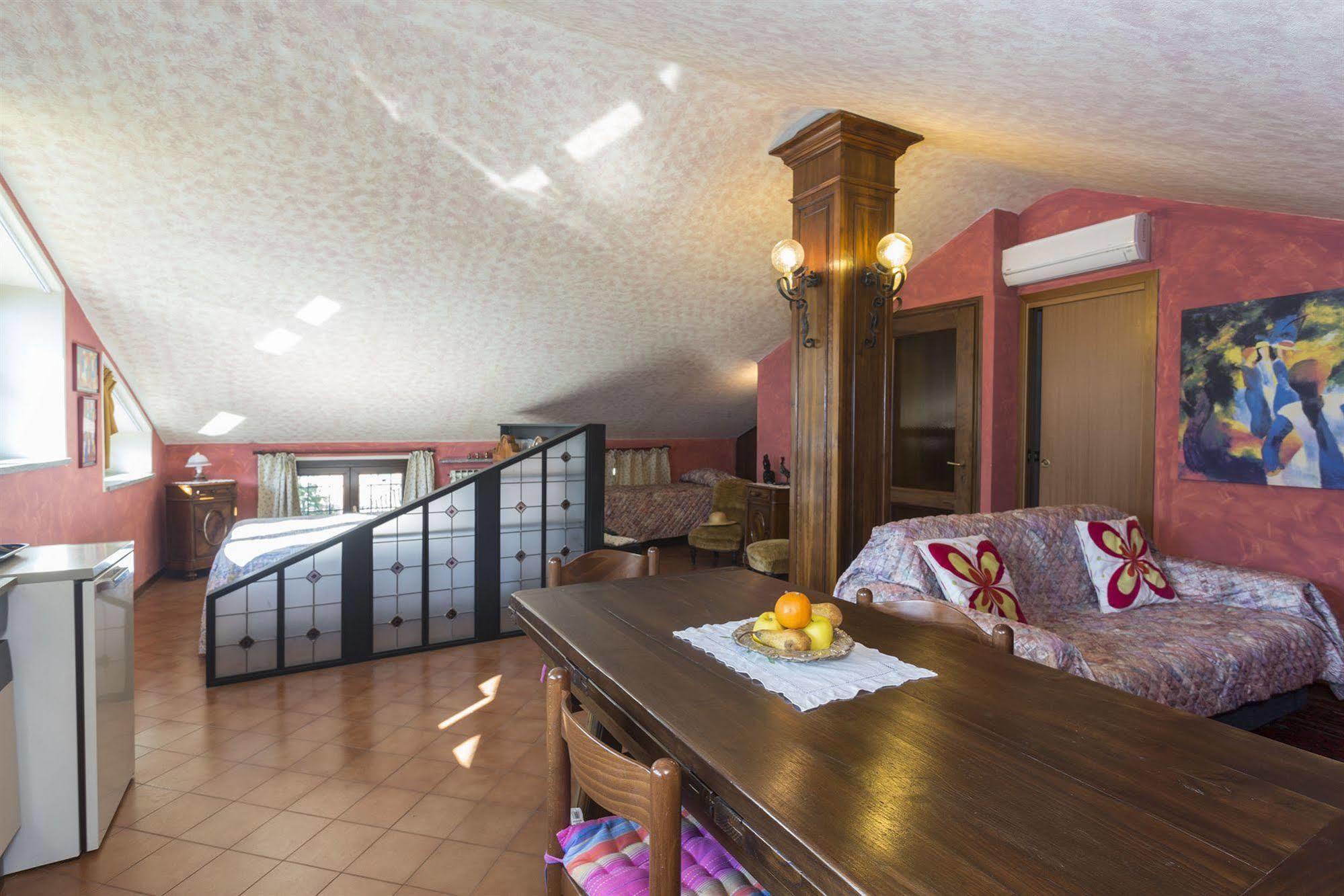 B&B - Foresteria - Frontelago Lake Como Мандельо дел Ларио Екстериор снимка