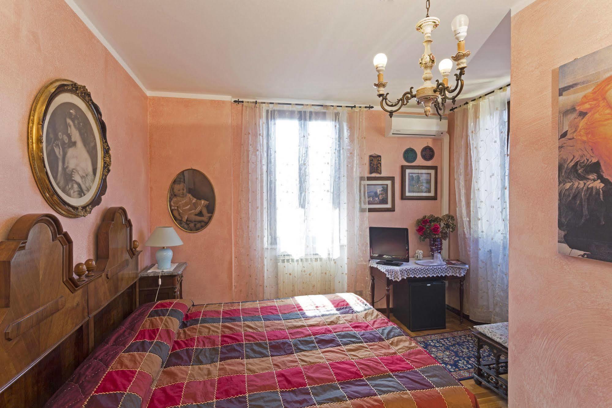 B&B - Foresteria - Frontelago Lake Como Мандельо дел Ларио Екстериор снимка